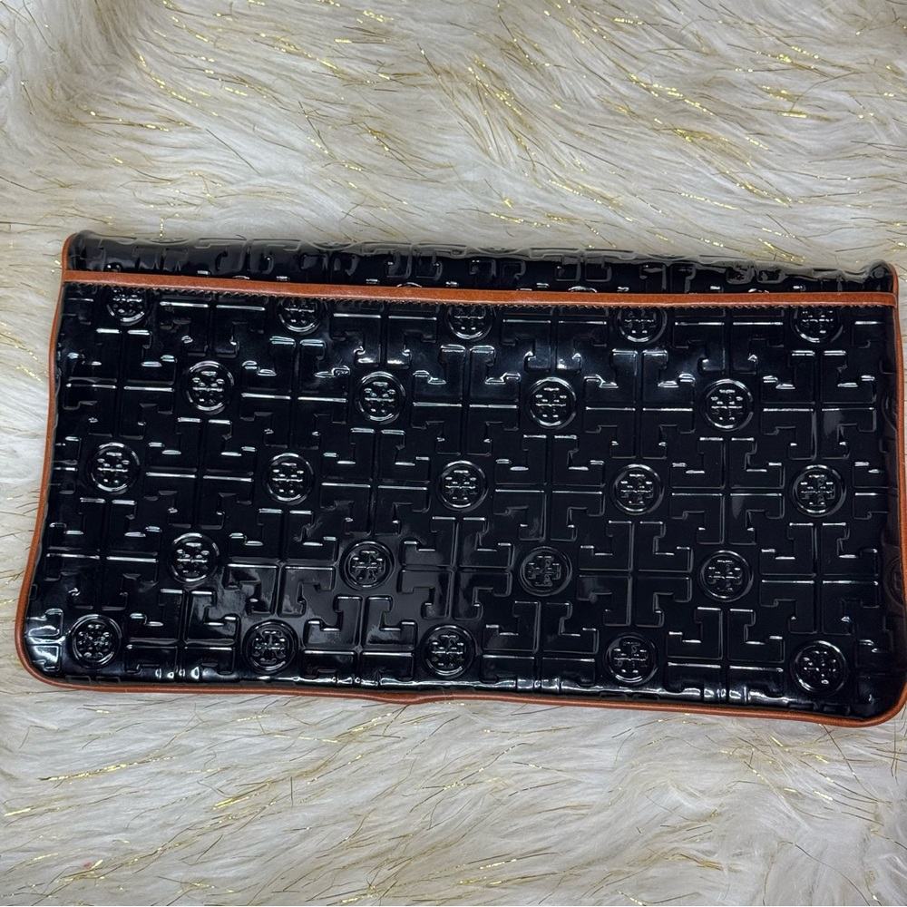 Tory Burch Black Clutch with Brown Logo Trim - Picture 2 of 9